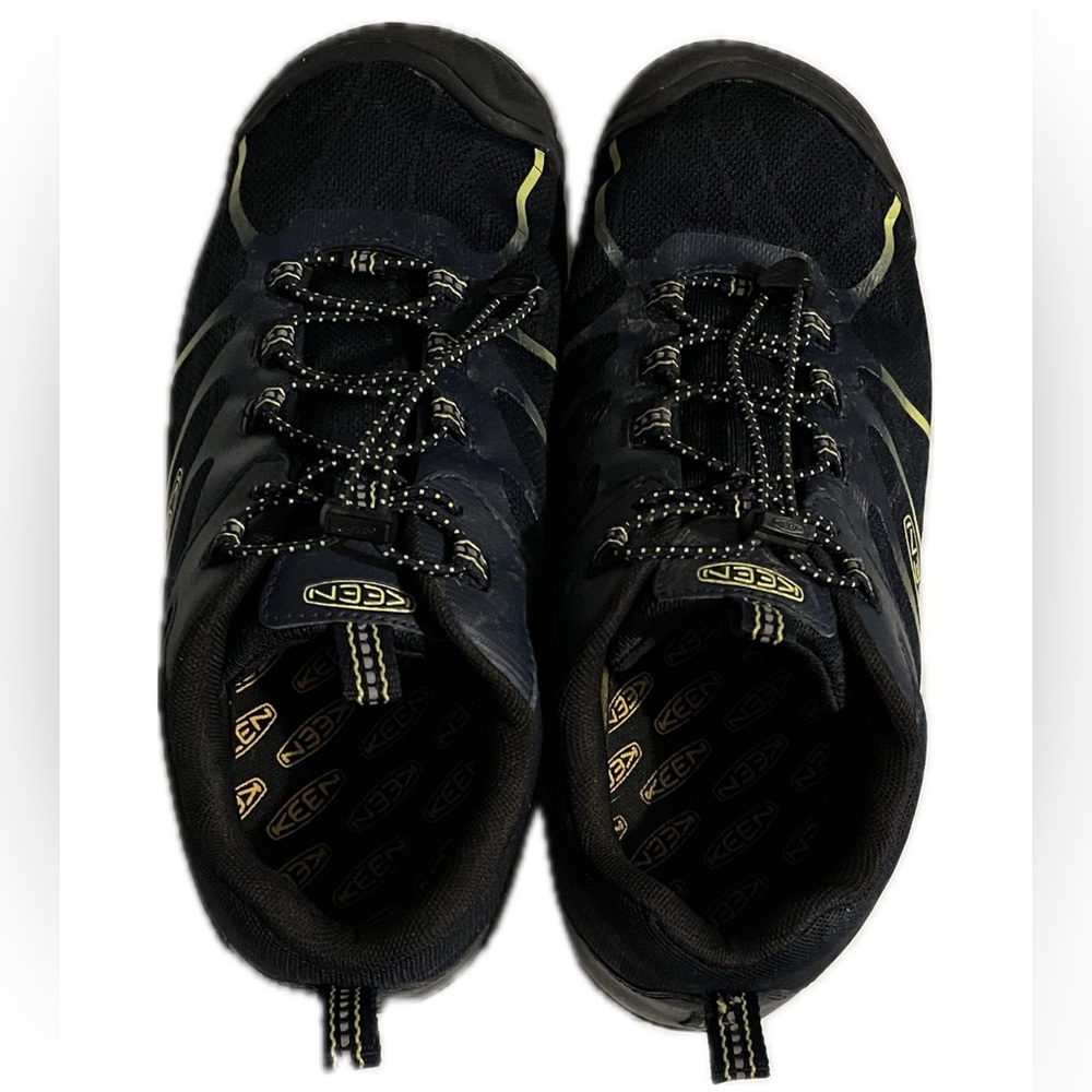 Keen men’s sneakers Size 7 EUC